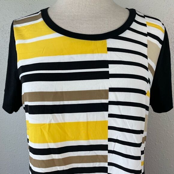 Vince Camuto Short Sleeve Top Size M EUC - Picture 2 of 8